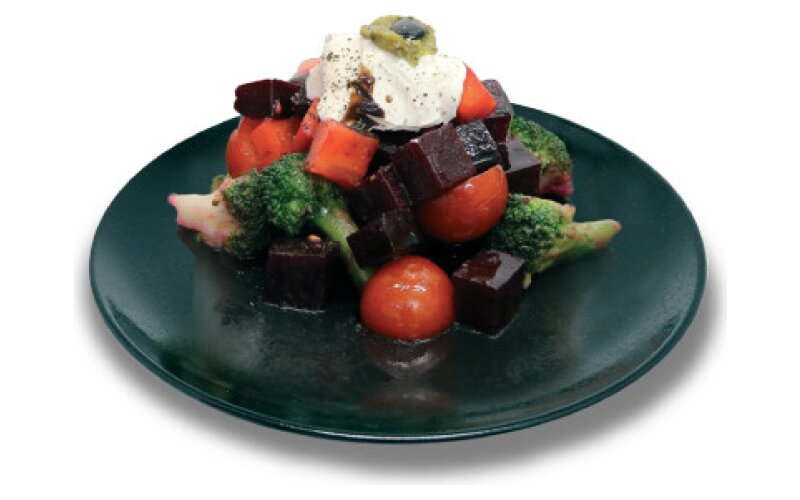 Салат из свеклы с овощами и сливочным сыром