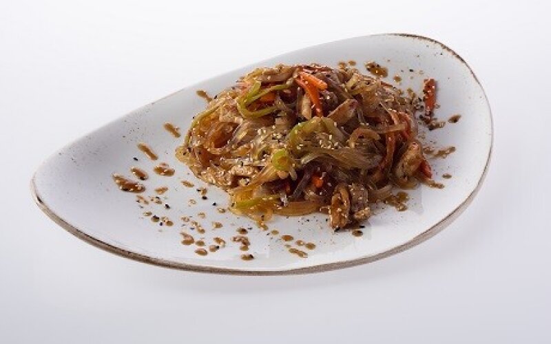 Фунчоза с овощами и креветками