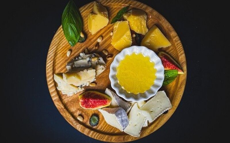Плато сырное