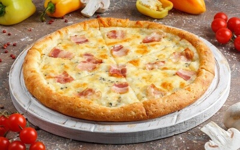 Пицца 4 сыра и бекон 26 см