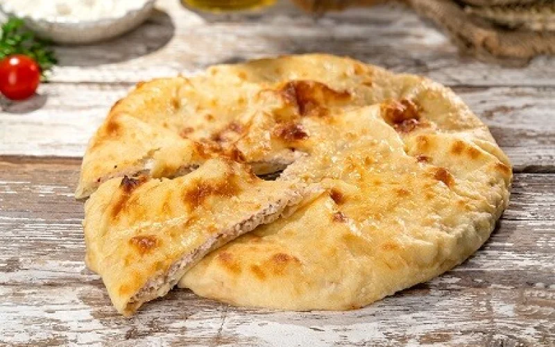 Пирог с курицей, грибами и сыром