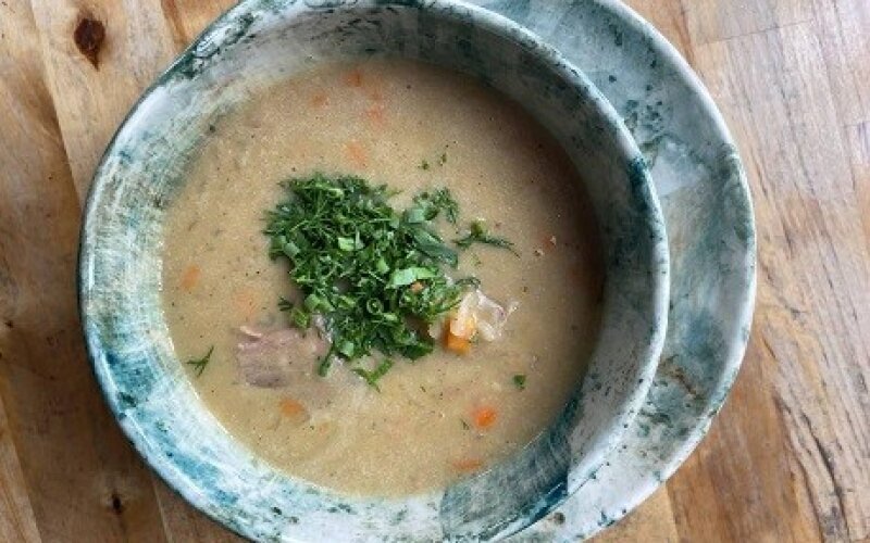 Гороховый суп с копчёными рёбрами из смокера