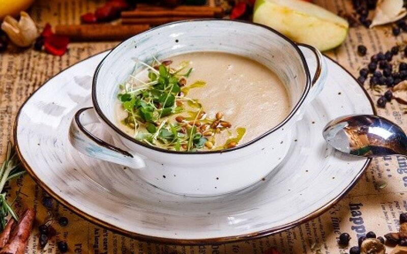 Грибной крем-суп из белых грибов с кедровыми орешками