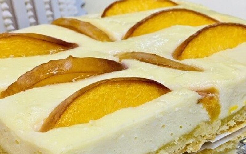Пирог Летний творожный с персиками 1 кг