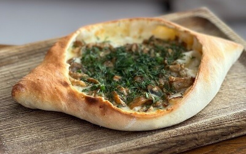Хачапури с грибным жюльеном