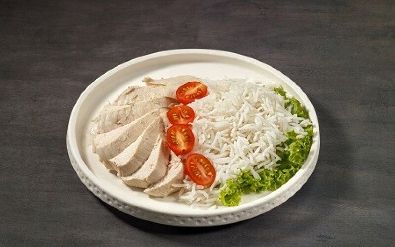 Отварная куриная грудка с рисом