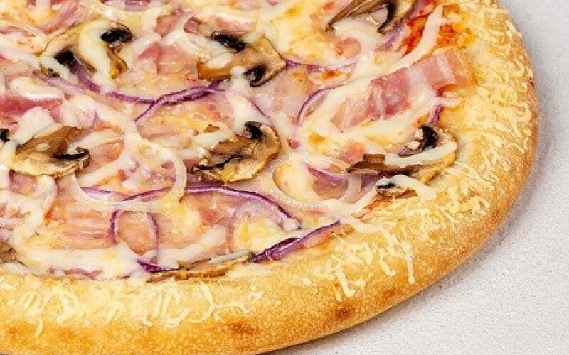 Пицца Деревенская на пышном тесте