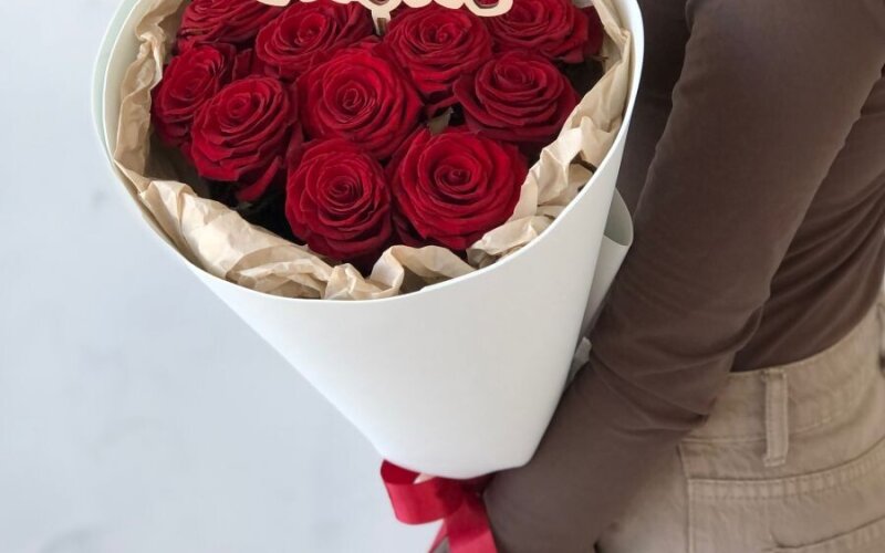 15 красных роз для любимой