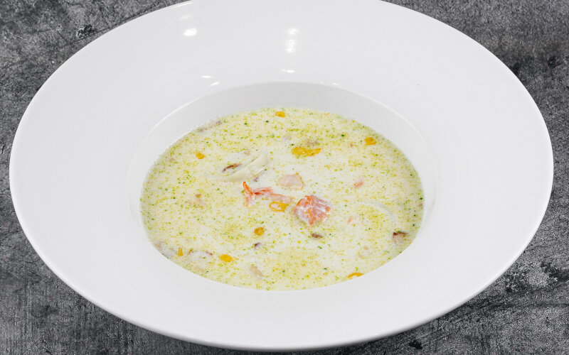 Суп сливочно-сырный с морепродуктами и беконом
