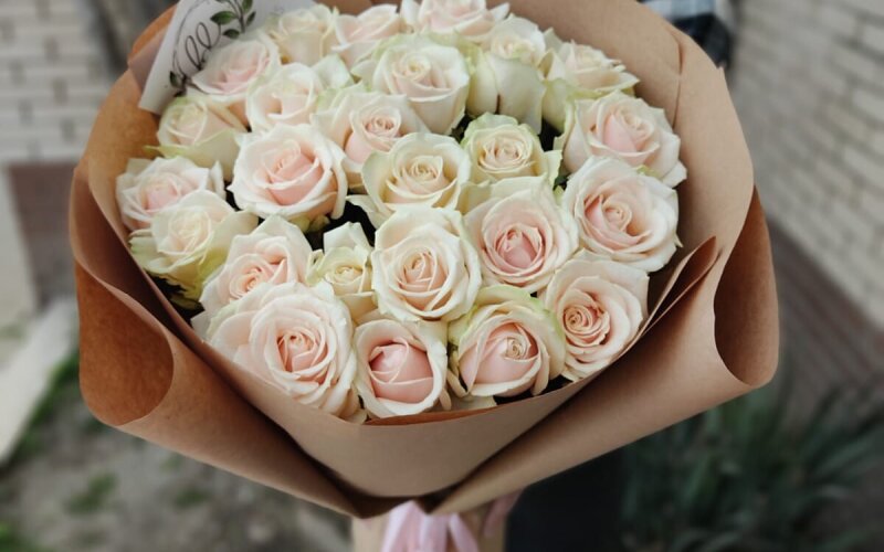 Нежно-розовые розы 50 см 21 шт