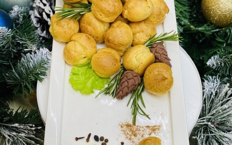Профитроли с сыром и зеленью