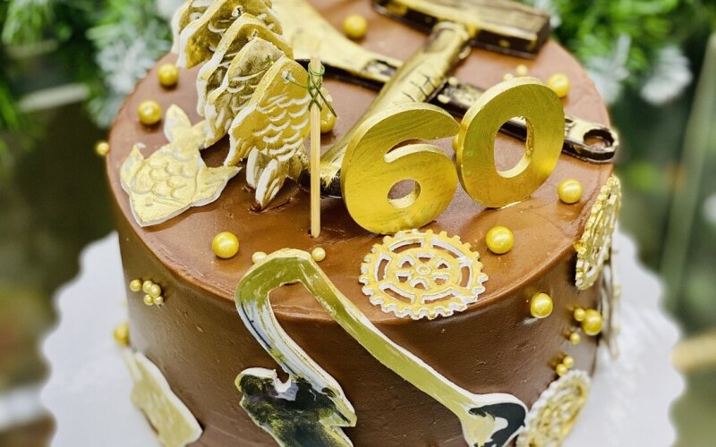 Торт № 304 Праздничный, декор из шоколада, рыбалка