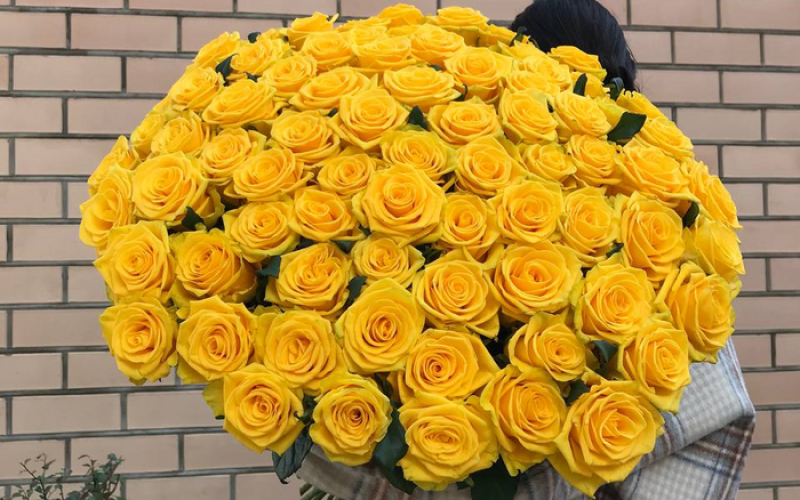 Розы желтые 50 см от 9 шт