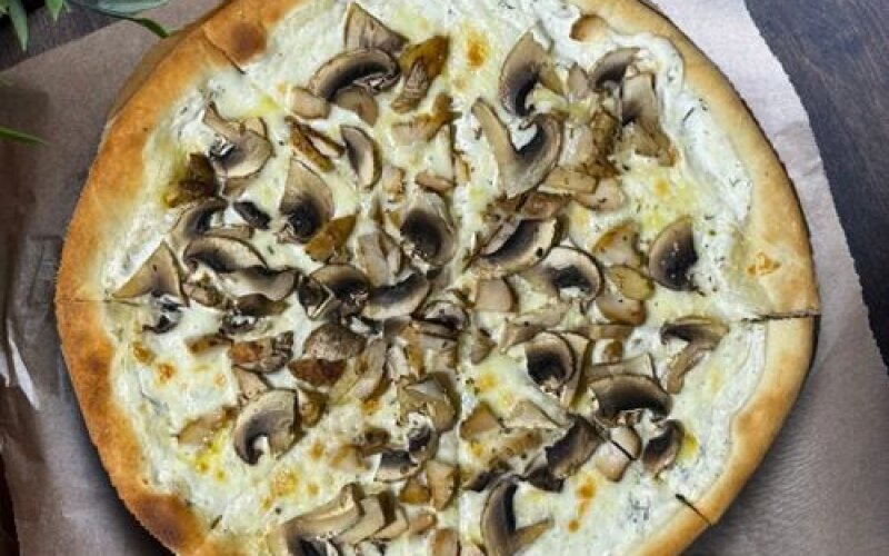 Пицца Жульен с курицей и грибами