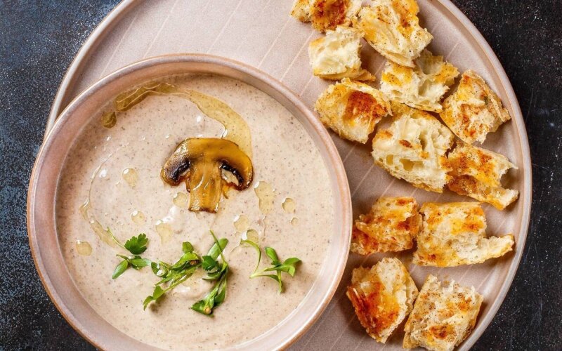 Грибной крем-суп с крутонами