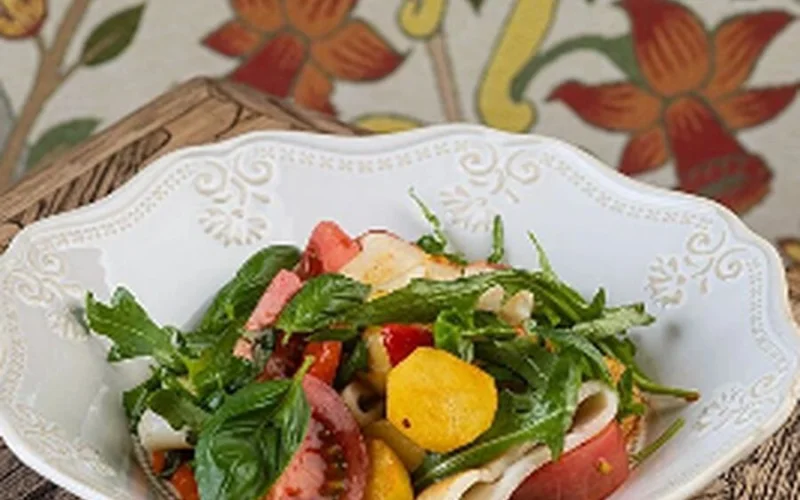 Салат с кальмаром