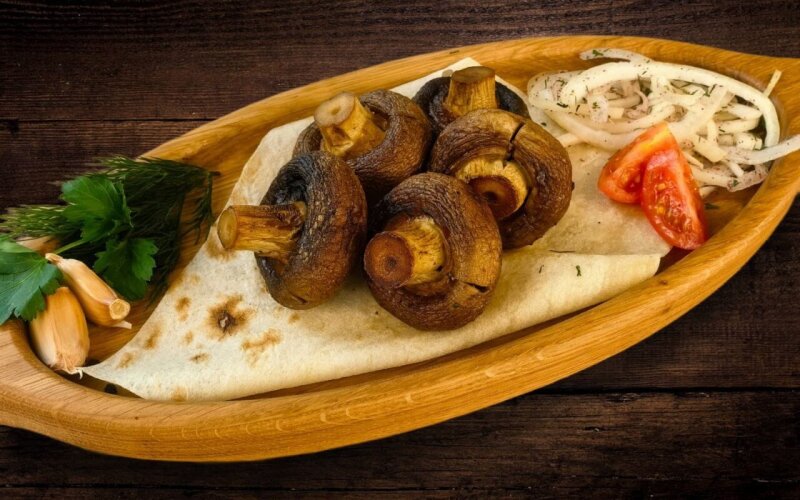 Шампиньоны на мангале